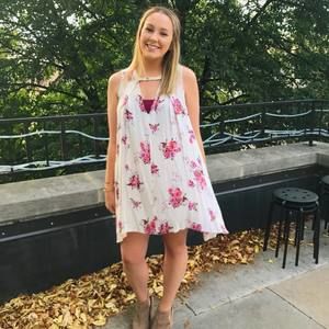 Meet your Posher, Claudia